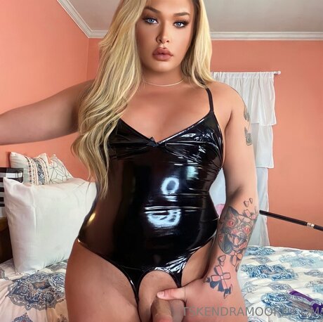 Onlykendramoore naked star gallery