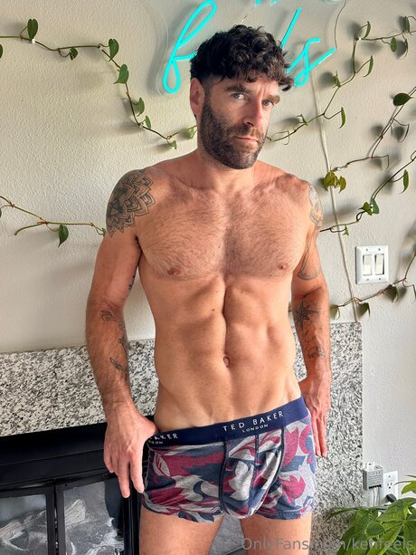 Kenfeels hot model photo