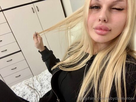 Rubydiamantee model adult images