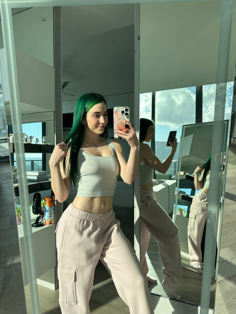 Baileyfree pornstar art img