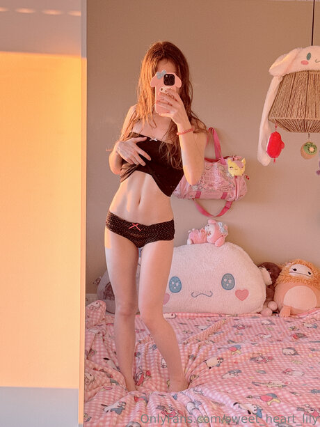 Sweet Heart Lily nude model gallery