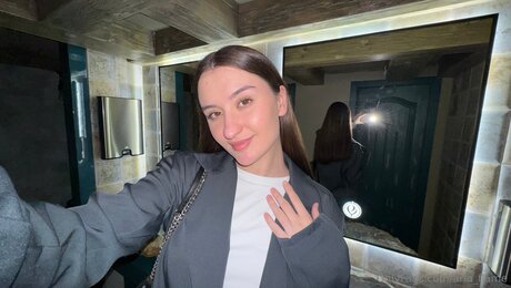 brown eyes kitty onlyfans hot sex image