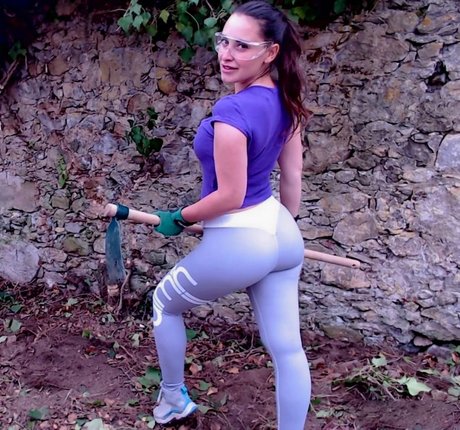 popular trans onlyfans adult images