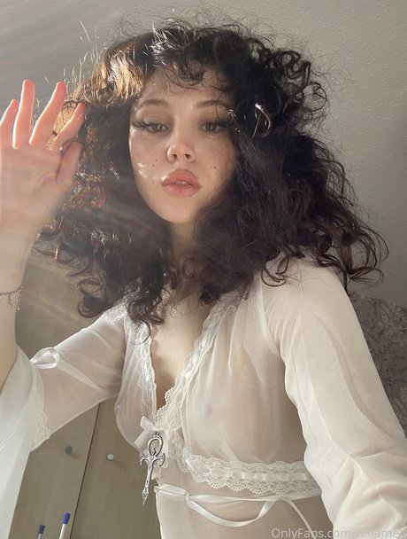 white ass onlyfans exclusive pic