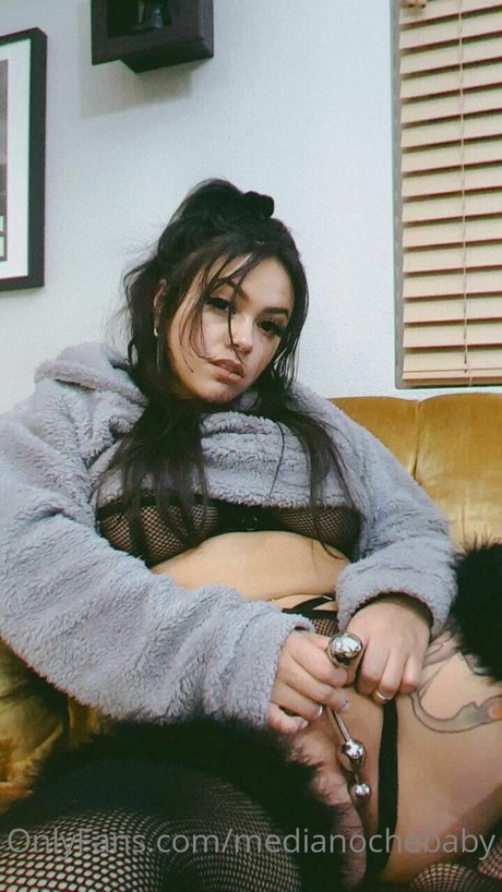 Bixton model porn image