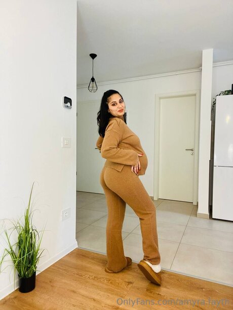 Amyra Fayth pretty actress img