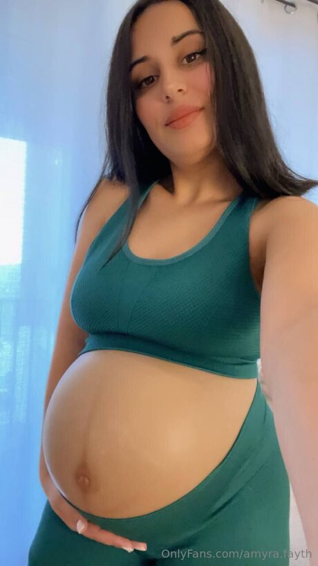 Amyra Fayth model free image