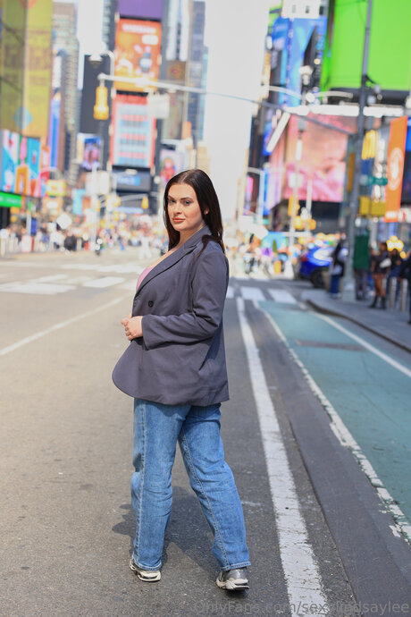 Sexylindsaylee pornographic actress image