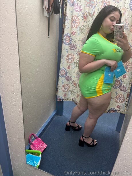 Thick Gurl101 high quality pornstar picture