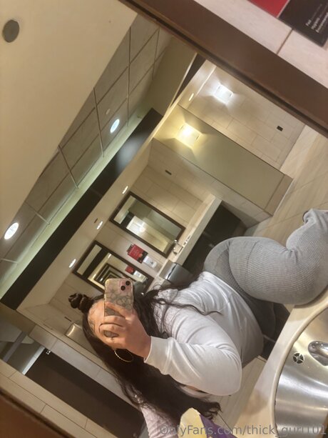 Thick Gurl101 pornstar xxx pictures