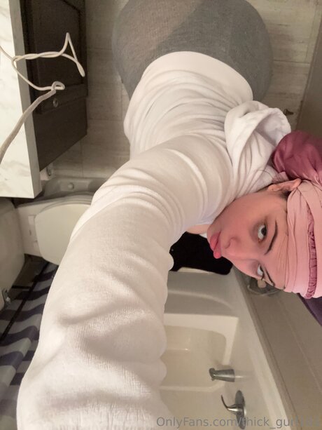 Thick Gurl101 sexy model pictures