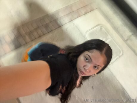 Thick Gurl101 sex star gallery
