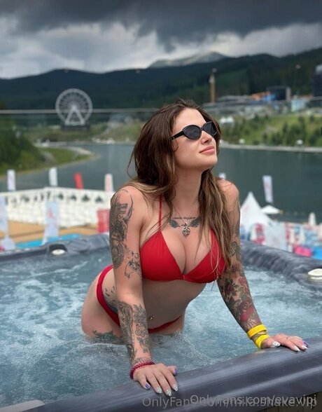 Evavipi star naked photos