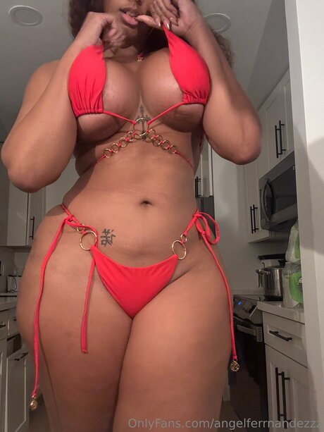 curvy shemale onlyfans nude pictures