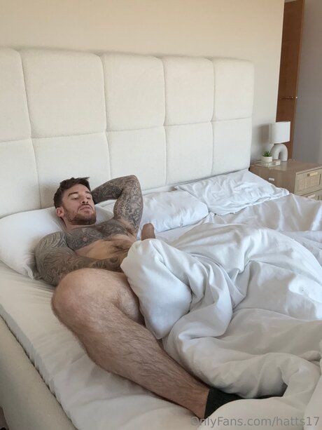 Hatts17 naked actress photo