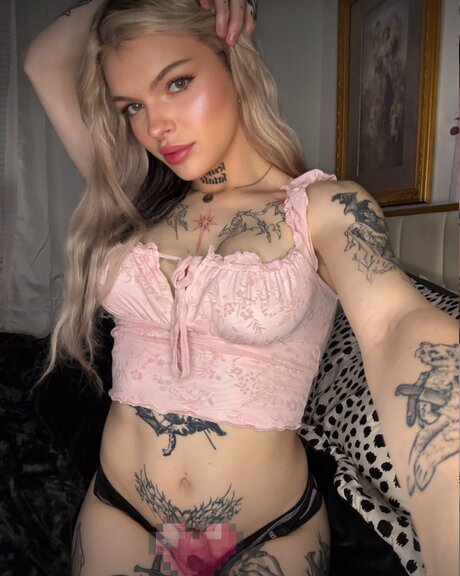 Sirenpain porn model photo