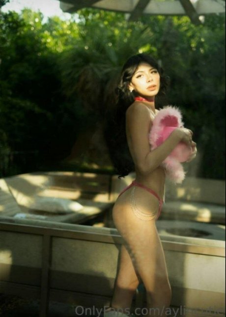 brown eyes kitty onlyfans art naked image