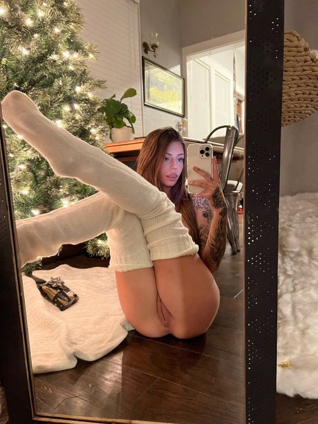 Kait Violet porn model image