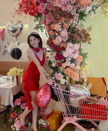 Inshy star porn gallery