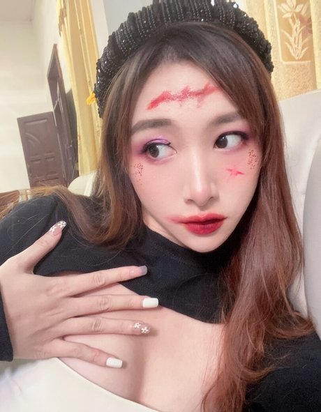 Inshy naked star picture