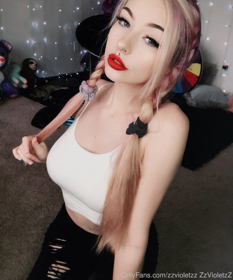 Zzvioletzz model sexy photos