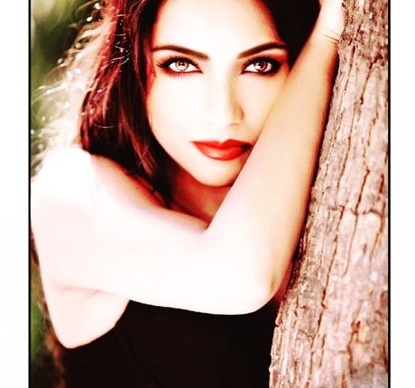 Zoya Rathore hd star image