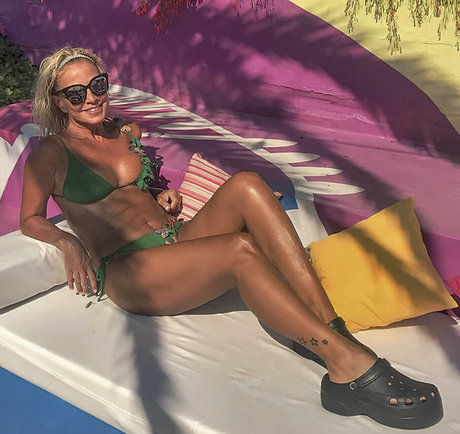 Zumrut Nural Dorman model naked pic