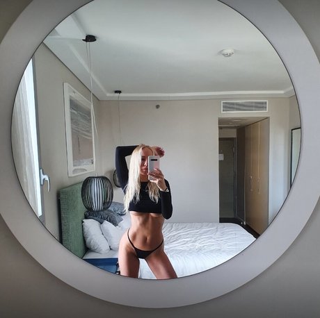 petite slut onlyfans top photos