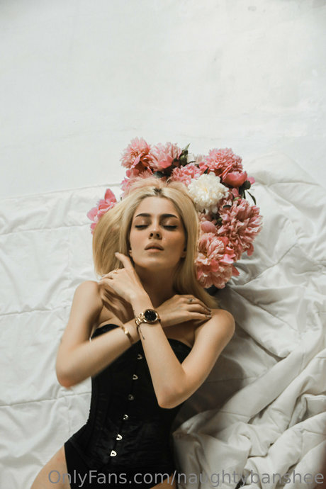 Naughtybanshee top star gallery