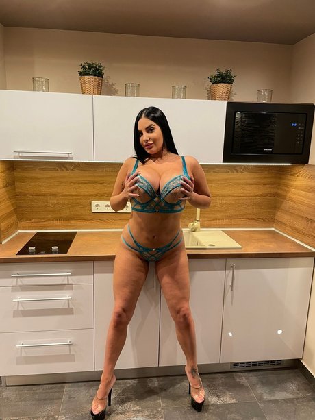 Alexa ddoficial model hot img