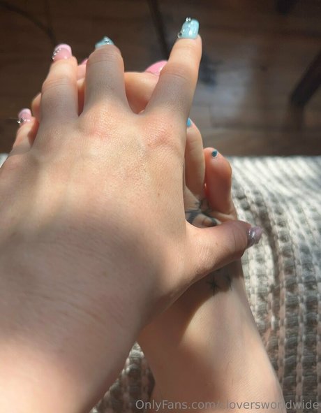 Cloversworldwide pornographic model archive