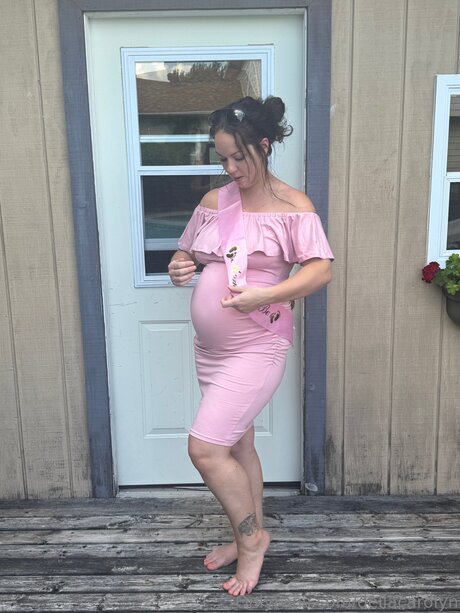 Dellacarolyn nude actress image