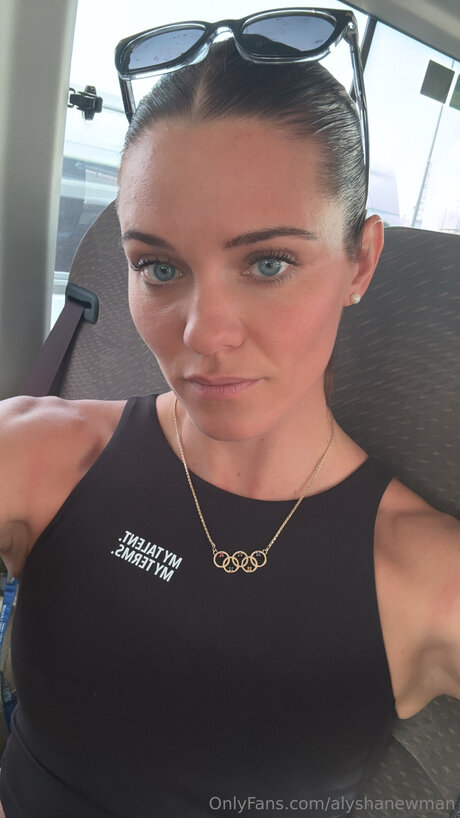 Alyshanewman erotic pornstar img