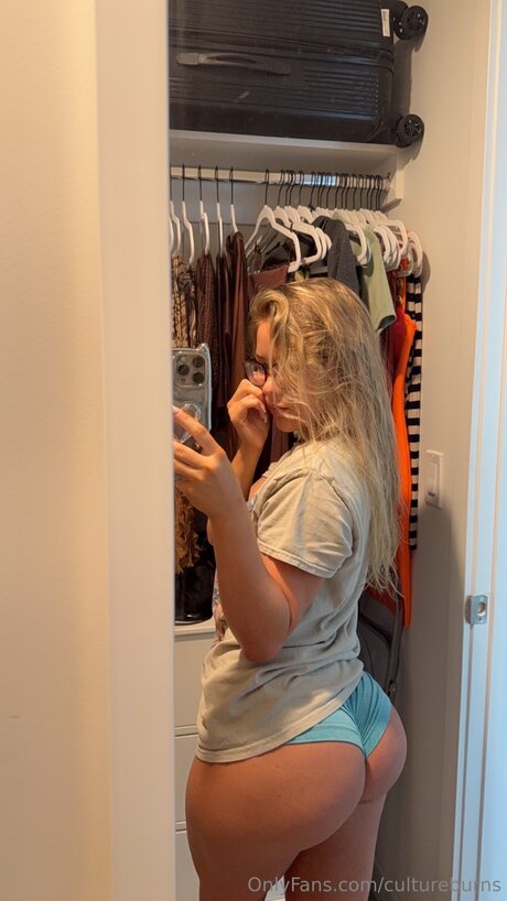 Cultureburns star pornographic pics