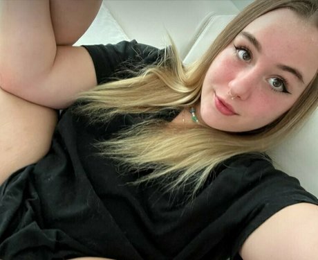 zoeyusofree pretty pornstar pics