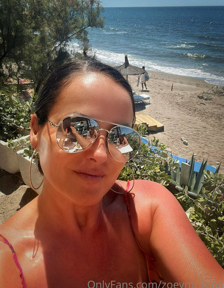 zoeymorena high quality actress photos