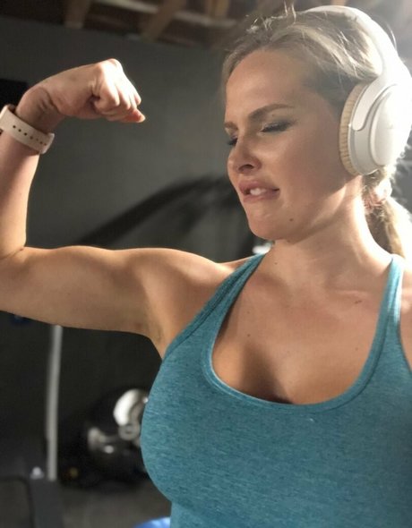 busty mom onlyfans free img