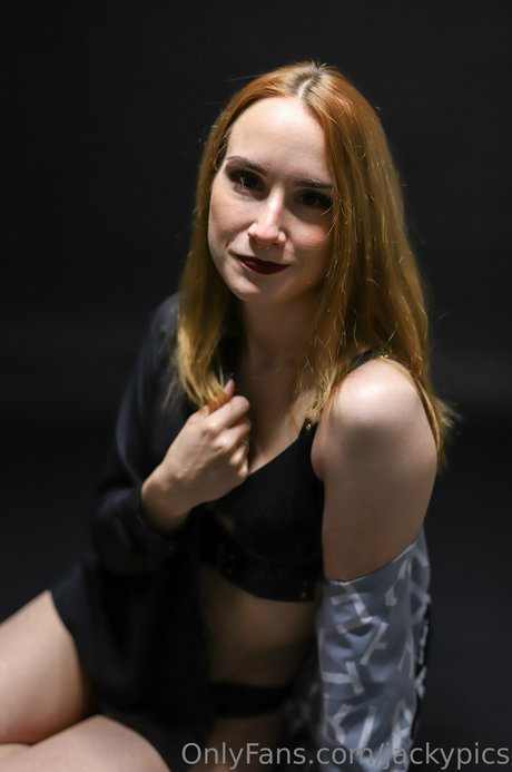 Jackypics hot actress img