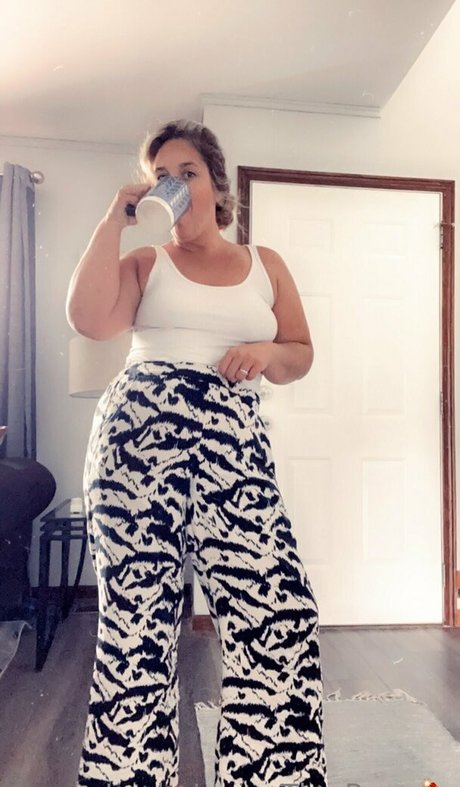 Layla Jones pornstar pretty photos