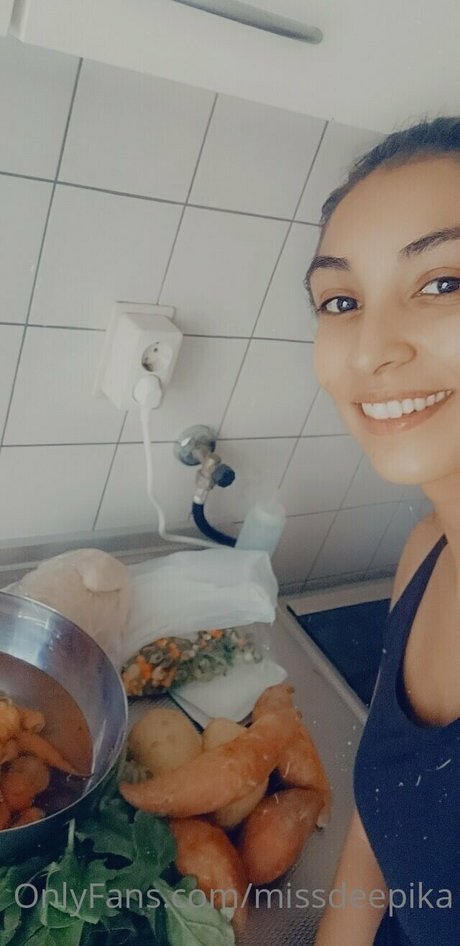 chubby mom onlyfans art naked pic