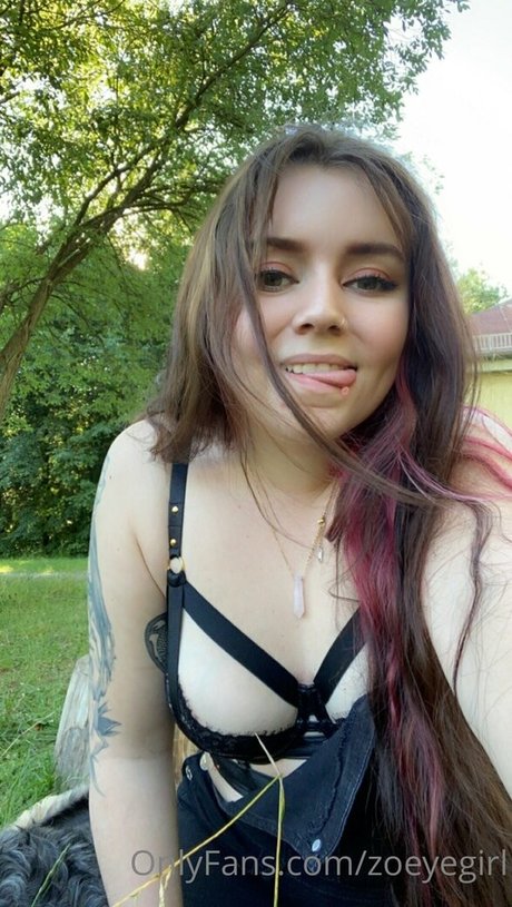 zoeyegirl pornographic star photo