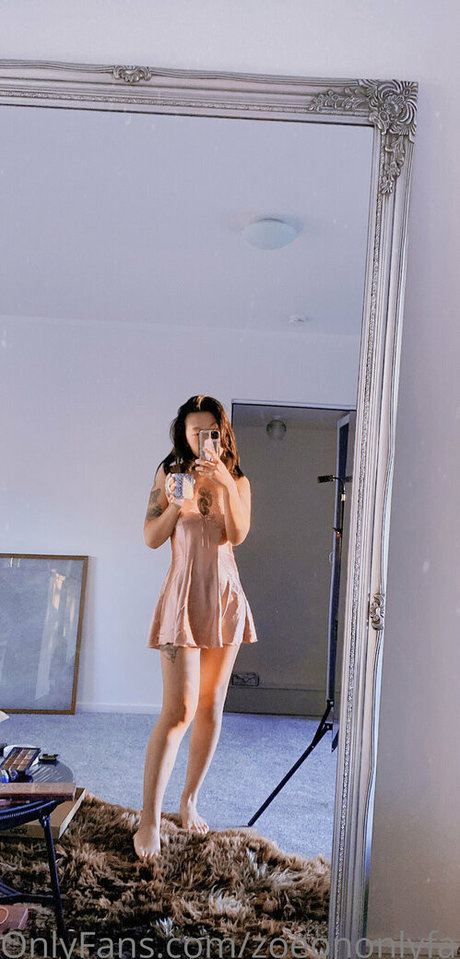 zoeononlyfans high quality model pics