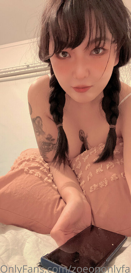 zoeononlyfans sex model pics