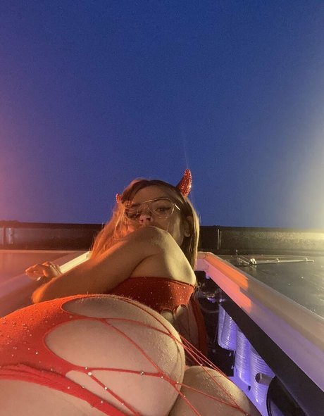 lesbian feet onlyfans porn images