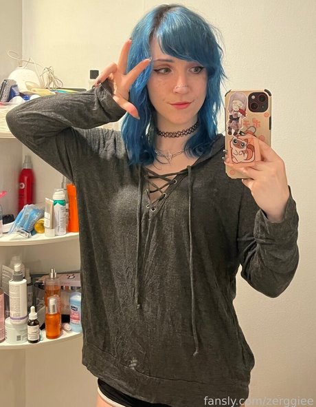 zerggiee art actress photos