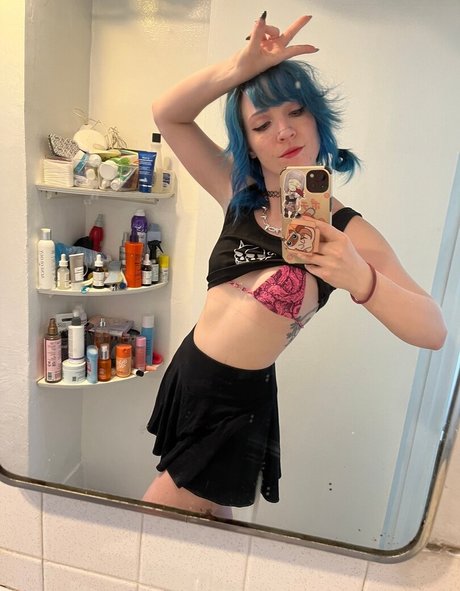 zerggiee model adult img