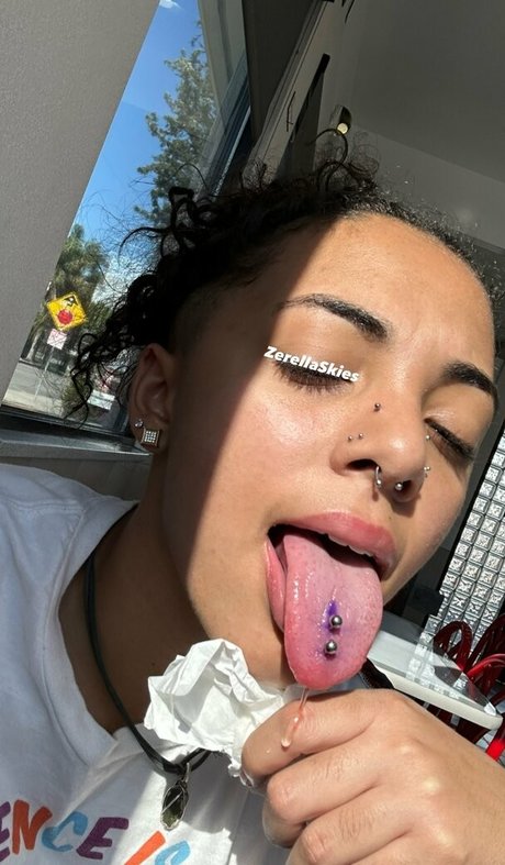 Zerella Skies erotic actress images