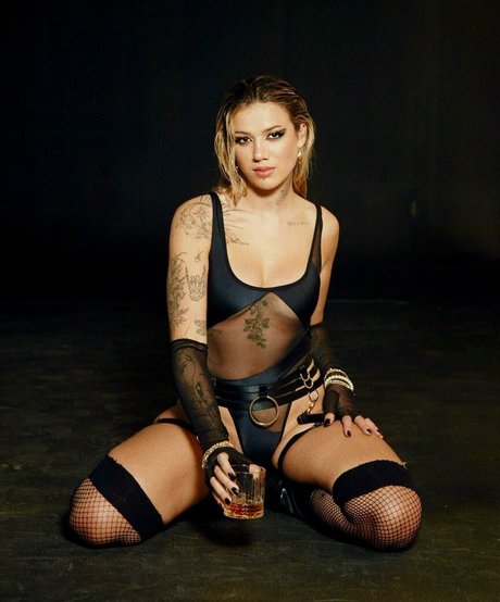 Elana Dara model art archive