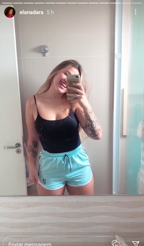 Elana Dara adult model image