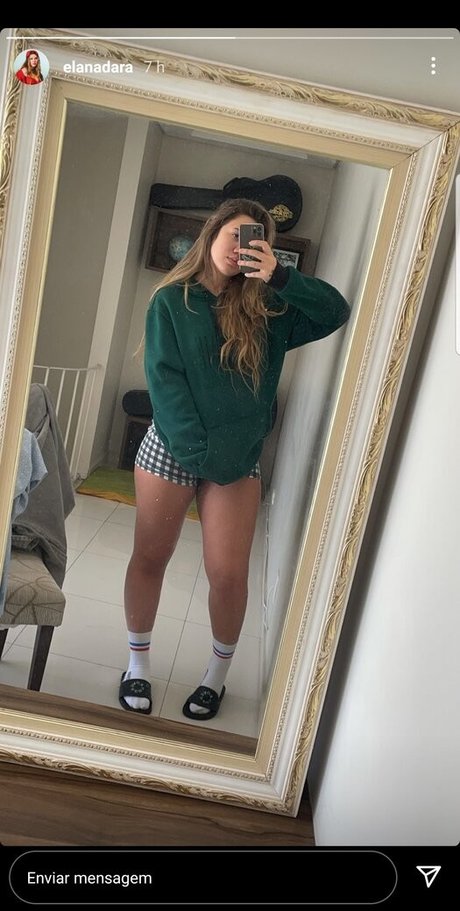 Elana Dara model high quality picture